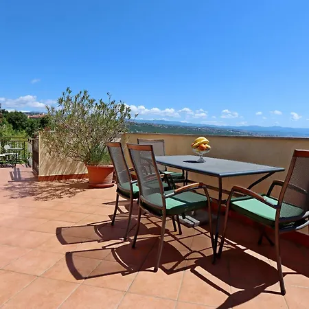 With Parking Space Opatija - Pobri, Opatija - 7813 Appartement *